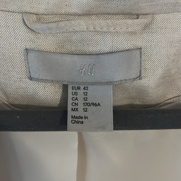 Blazer - Picture 2 of 4